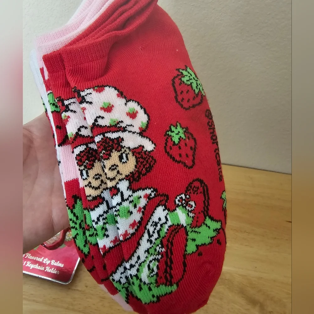 Strawberry Shortcake Socks & Lip Balm Bundle - Picture 4 of 5